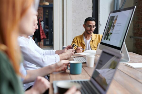 Digital dashboard showing an automated webinar funnel for coaches generating consistent real estate leads.